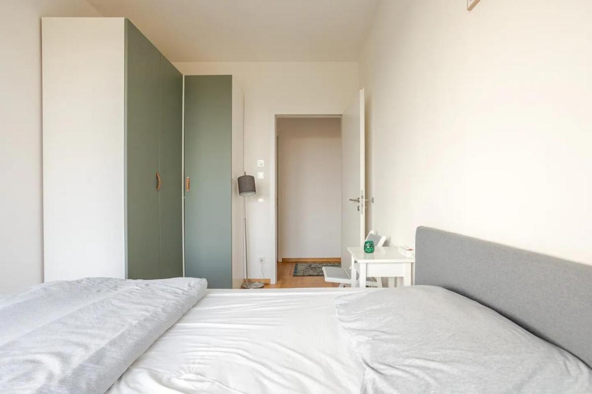 Apartment Hj 18 By Rockchair L Superhost Status L Super Flat, 2 Bedrooms 2 Bathrooms Balcony Elevator Welcomes You!