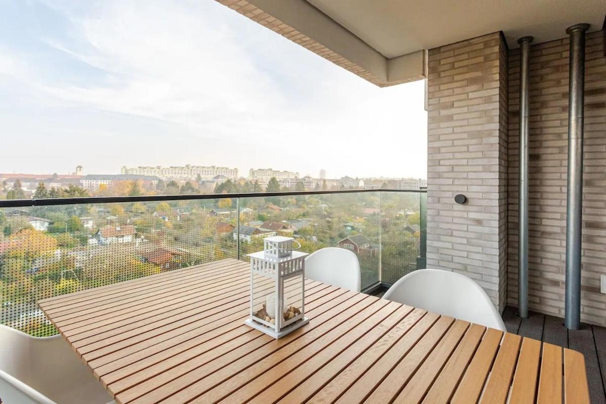 Apartment Hj 18 By Rockchair L Superhost Status L Super Flat, 2 Bedrooms 2 Bathrooms Balcony Elevator Welcomes You! *